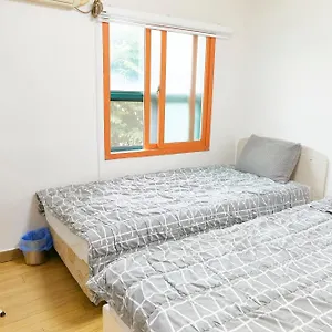 Ostello Hipzy, Seul